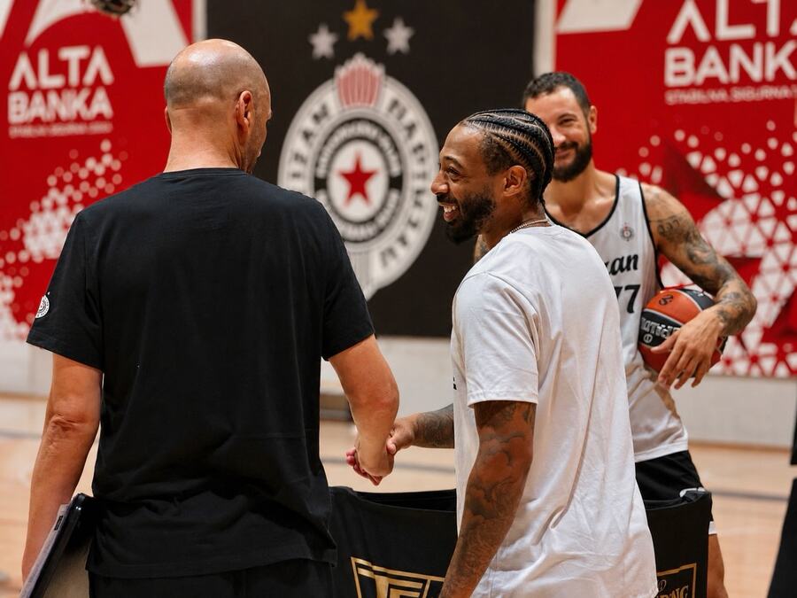 PARTIZAN PAO U MALOJ ARENI: Crno-beli poraženi od Hapoela iza zatvorenih vrata