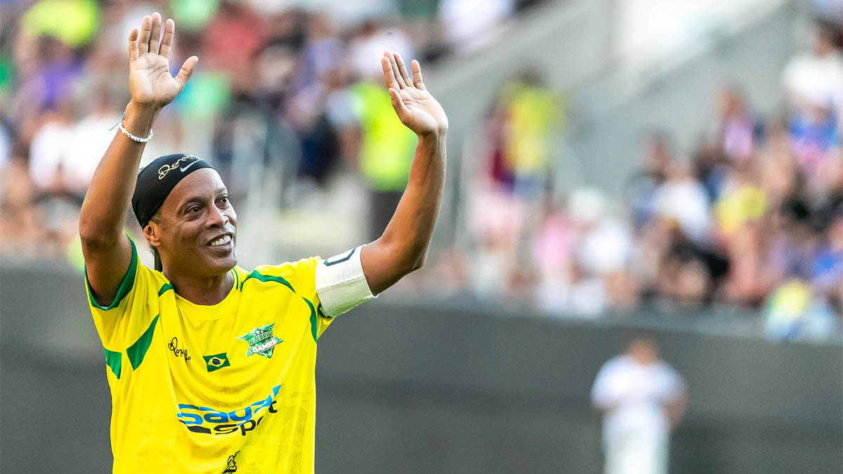 Ronaldinjo (46) se vraća na teren: Klub potvrdio datum debija