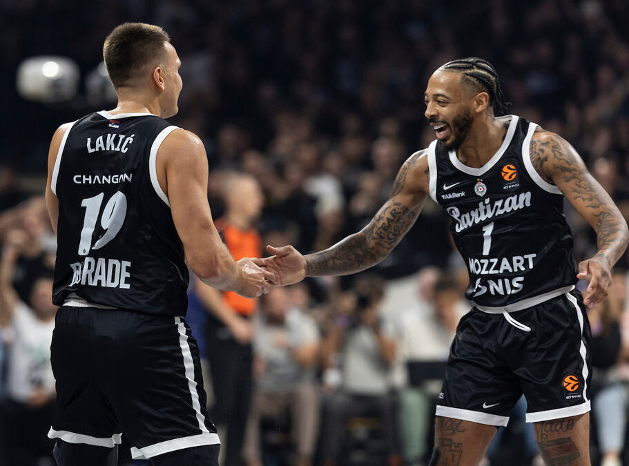 KARLIK DŽONS ZASENIO SVE! Lider Partizana MVP prvog kola Evrolige, kakva dominacija!