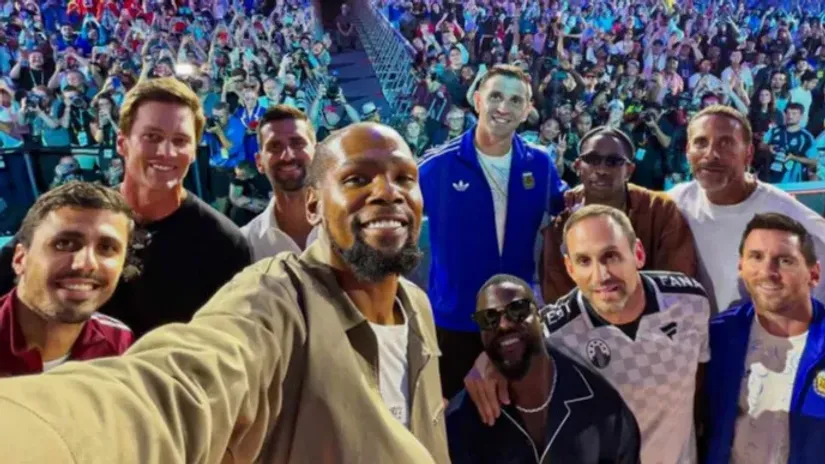Selfi za sva vremena: Đoković, Mesi, Durant, Brejdi... (FOTO)