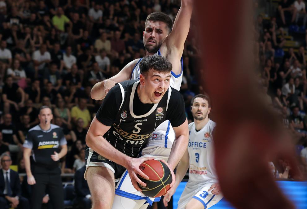 KOPRIVICA POTPISAO! Nekadašnji centar Partizana ima novi klub!