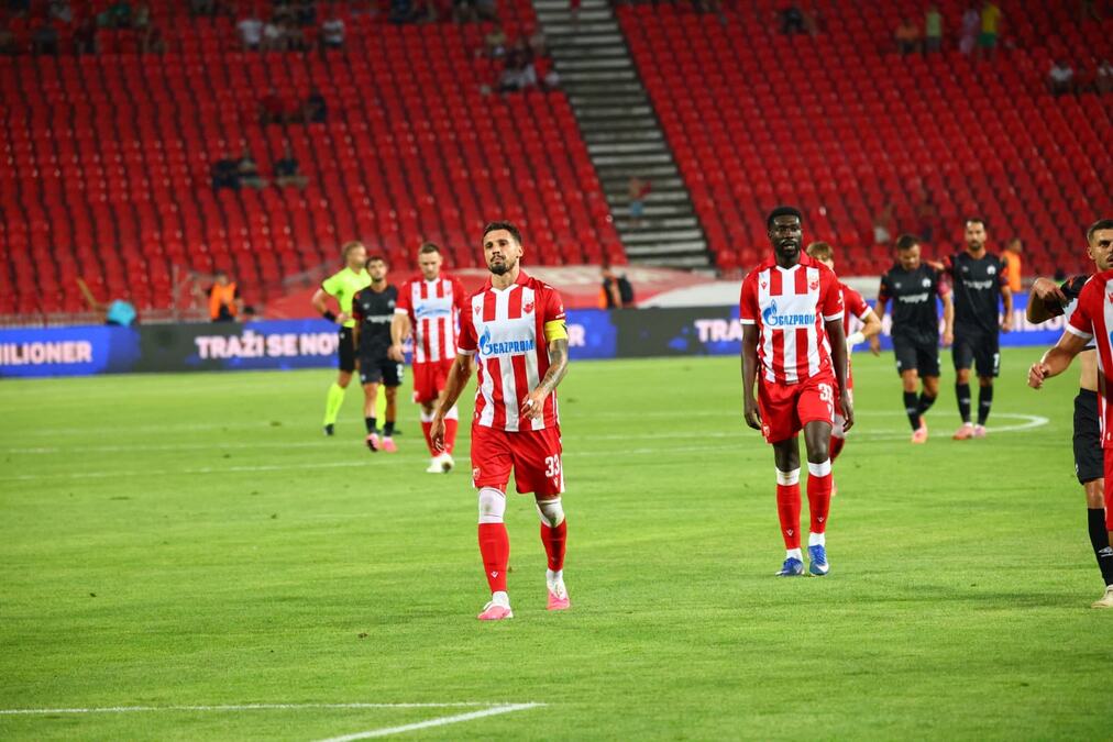 ŠTA JE OVO?! UEFA DRAKONSKI KAZNILA ZVEZDU I NJENOG FUDBALERA! Crveno-beli zbog propusta i misteriozne poruke moraju da plate šestocifreni iznos!