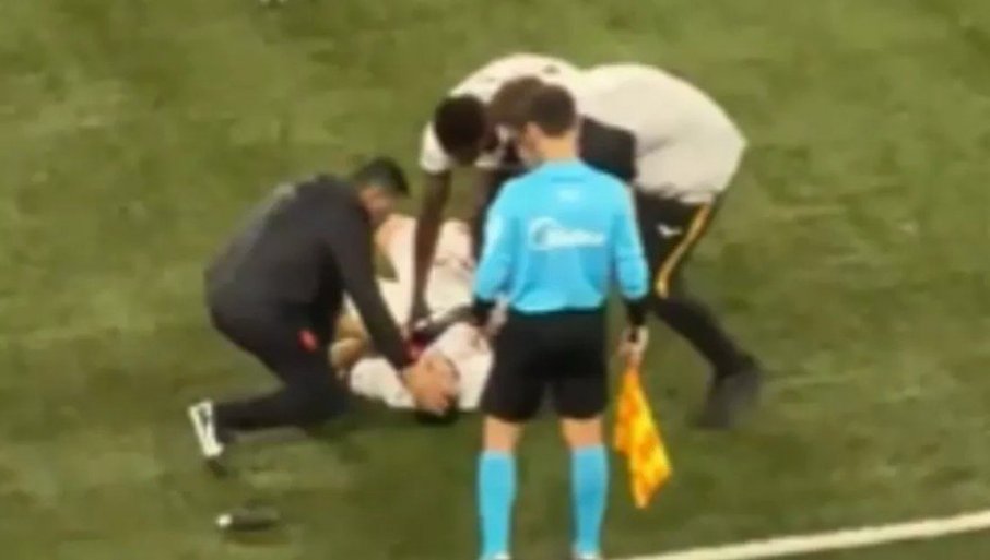 Kakva drama! Bivši fudbaler Zvezde izgubio svest na terenu (VIDEO)