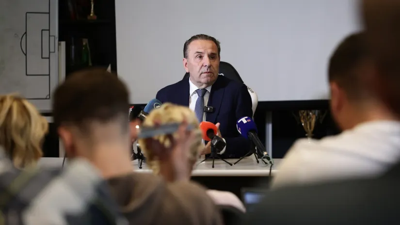 Cirkus na Skupštini Partizana: Mijatović preživeo za samo jedan glas