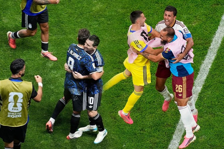 FIFA PRAVI PRESEDAN! ZBOG NJIH ĆE STATI SVE: Mesi, Jamal i drugovi moći će samo da čekaju