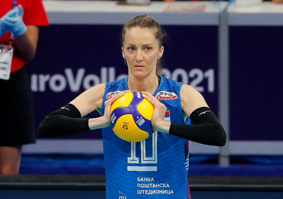 MAJA OGNJENOVIĆ PRAVO U CENTAR: "Ne smemo da zaboravimo ono što nas krasi"!