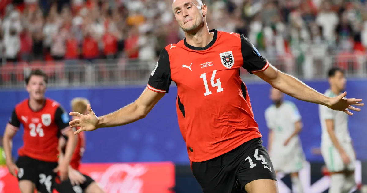 Najluđi meč SP! Srbin Saša Kalajdžić ušao u 95. minutu i dao gol za istorijski plasman Austrije u nokaut fazu!