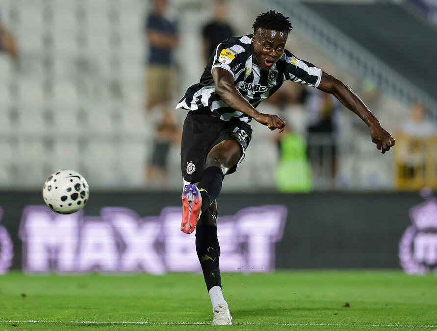 PARTIZAN JE FAVORIT, ALI I RADNIK IMA SVOJE ŠANSE! Kladionice objavile kvote za meč u Surdulici: Da li će crno-beli konačno slaviti?!