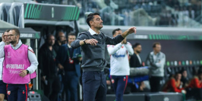 Rijera povukao šokantan potez: Igrači ostali na stadionu posle poraza, morali da treniraju