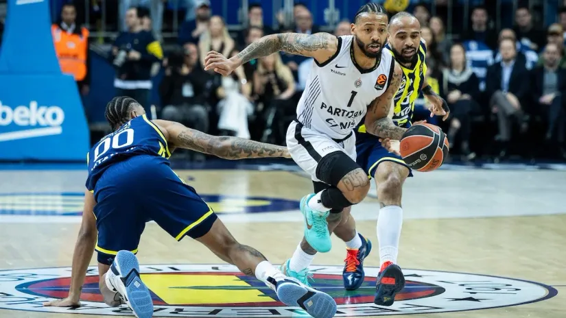 UŽIVO: Fenerbahče - Partizan Mozzart Bet, crno-beli stali u napadu