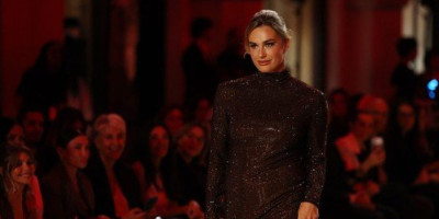 Sabalenka i fatalna Ruskinja zapalile Milano - U vrtoglavim potpeticama prošetala modnom pistom (FOTO)