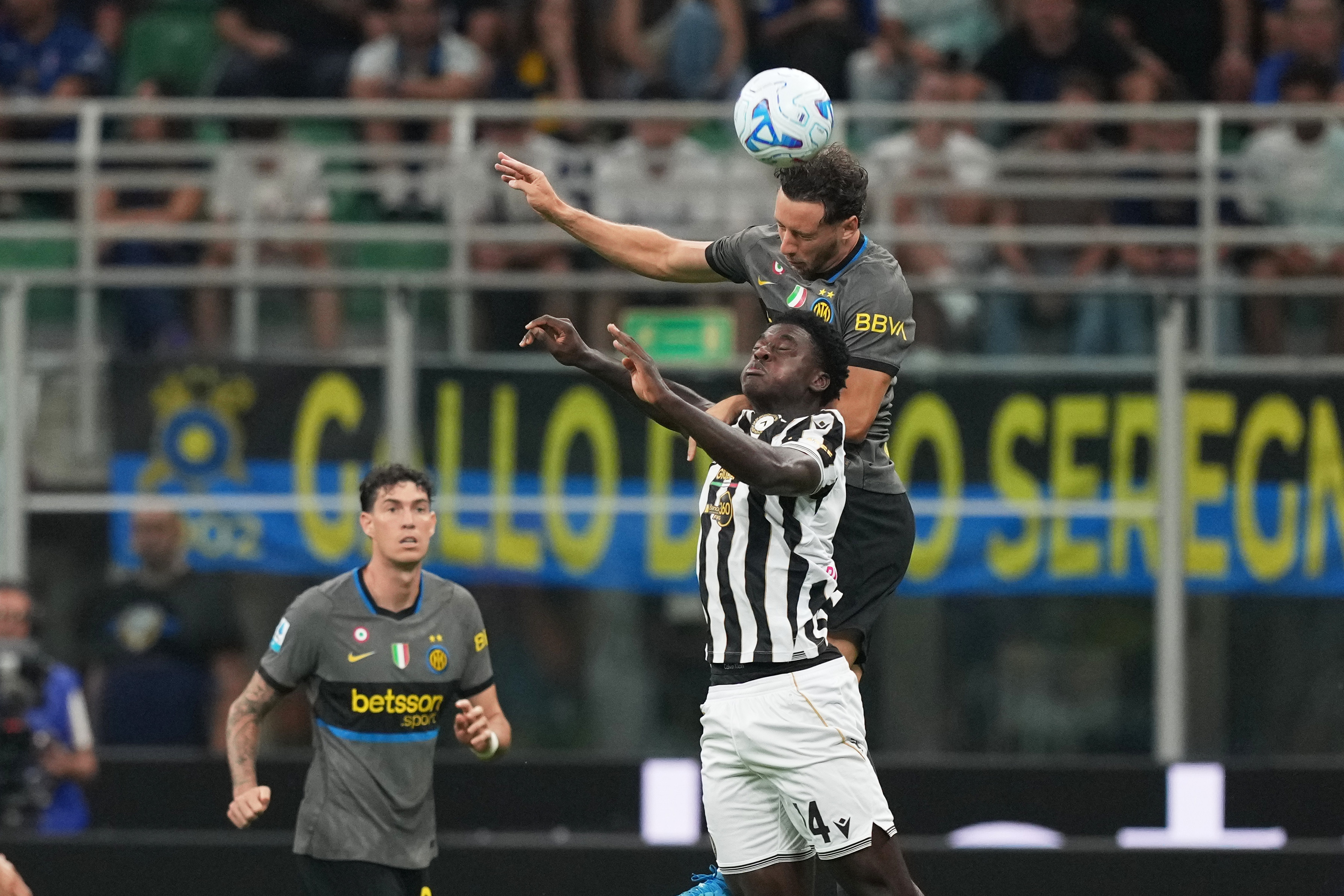 (VIDEO) "Hoće centrala da pogreši jednom", ali drugi put neće - Spektakularni Inter opet "okrenuo" 0:2