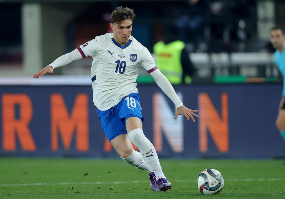 ODBIJENA OSMOCIFRENA SUMA U EVRIMA ZA SRPSKOG FUDBALERA! Bundesligaš želi da pojača napad, ali moraće da spreme još novca!