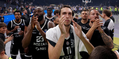 (FOTO) Ovo niste videli u TV prenosu! Nećete verovati kako su se obukli košarkaši Partizana