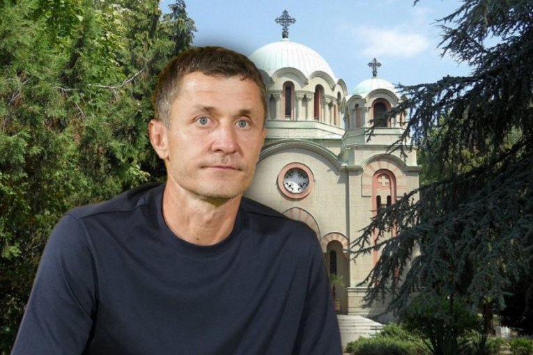 SAŠA ILIĆ SE POMOLIO ZA PARTIZAN: Trener crno-belih pravo iz Humske otišao u crkvu (VIDEO)