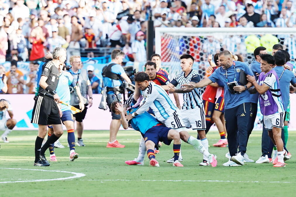 ATLETIKO GA OTERAO IZ KLUBA NAKON TUČE U FINALU MUNDIJALA! Argentinac beži iz Madrida posle skandala!