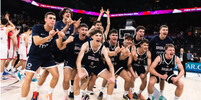Majstoriiiiii - Legende se poklonile mladim košarkašima Srbije