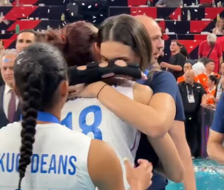 SCENE KOJE SU DIRNULE SRBIJU! Tijana skinula medalju, pa uradila nešto što je oduševilo sve! A onda je na red došao i selektor Terzić! (VIDEO)