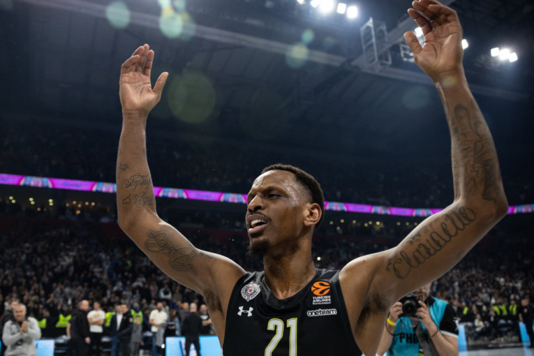 "GROBARI" U TRANSU: Nanelija pitali o povratku u Partizan, njegov odgovor zapalio navijače!