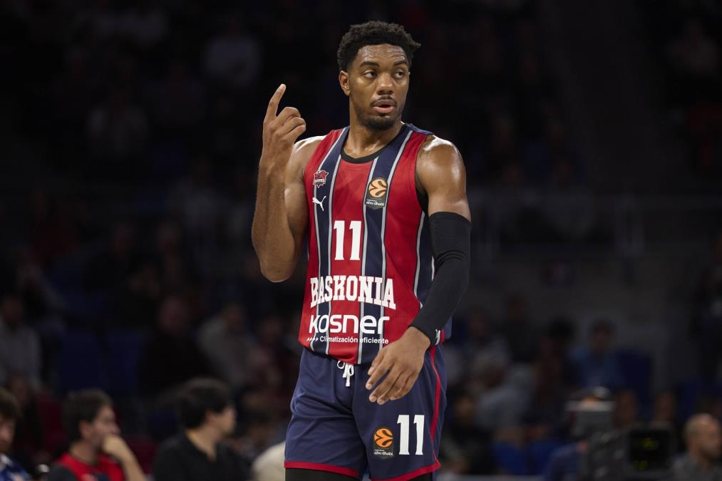 FENERBAHČE NE STAJE: Stigao Trent Forest!