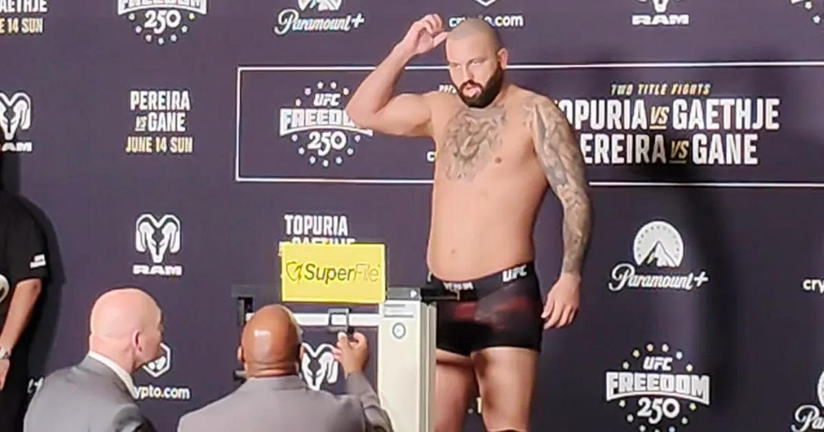 Šokantno! Izašao na vagu pred UFC u Beloj kući, pa povraćao po sebi!