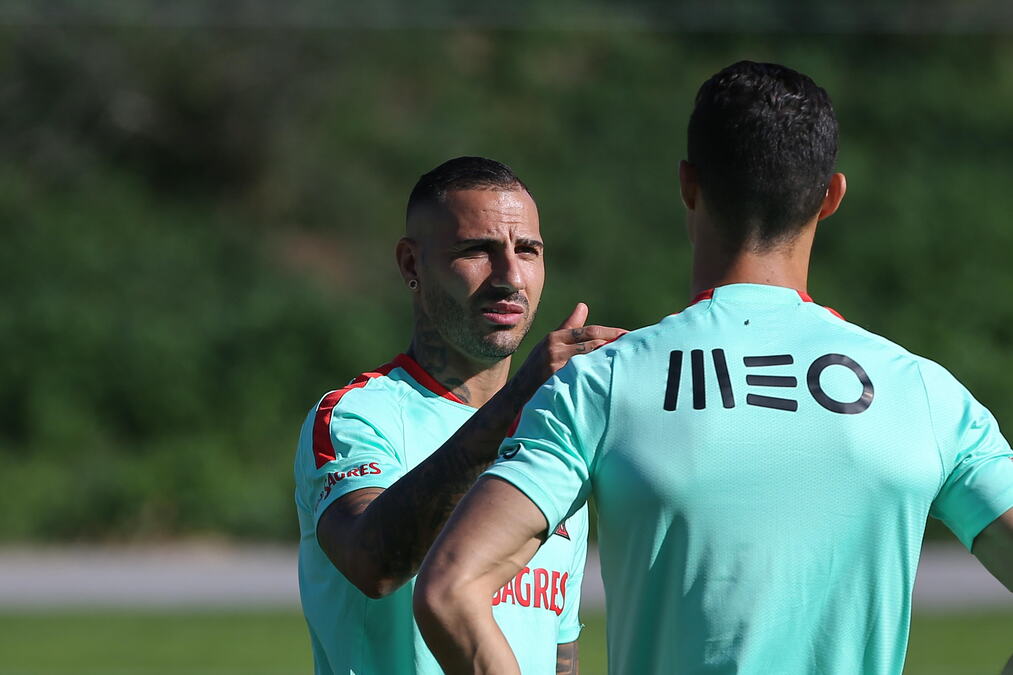 "BOLJE DA STANEM - REĆI ĆU STVARI ZBOG KOJIH ĆU ZAŽALITI" Legenda Portugala eksplodirala posle eliminacije: Ovo niko nije smeo da kaže naglas!