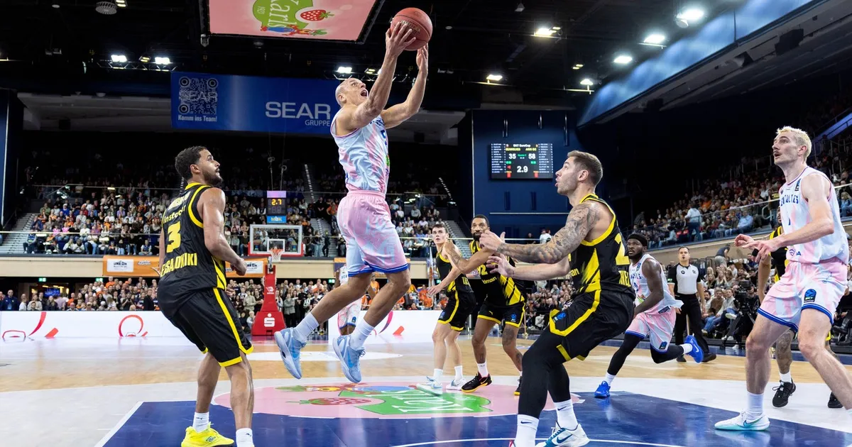 Stefan Jović se vratio na teren posle povrede, njegova ekipa ubacila čak 110 poena u Evrokupu