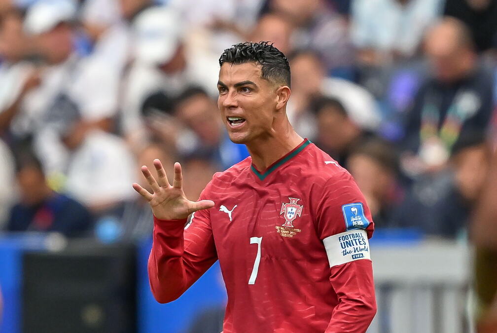 SNIMAK KOJI GLEDA CEO SVET! Pogledajte kako je Ronaldo reagovao kada su ga upitali za Mesijev rekord - reakcija je ZAPALILA PLANETU! (VIDEO)