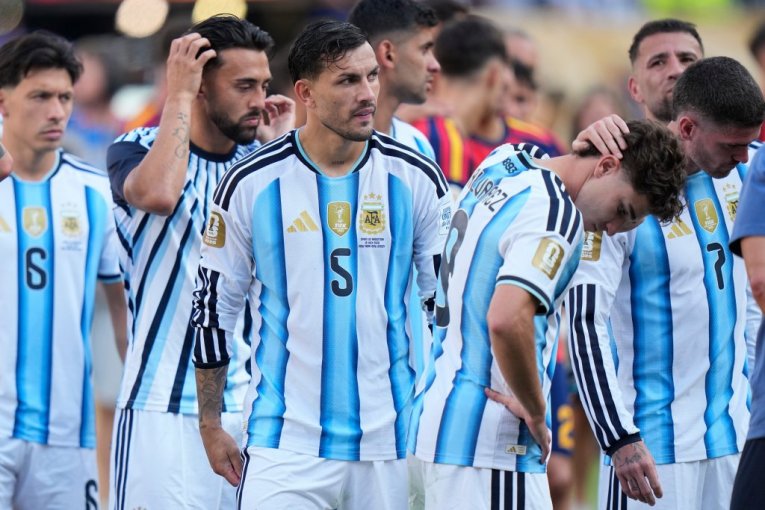ARGENTINCI LOŠE PODNELI PORAZ: Nije samo tuča - Mesi i ekipa nakon meča doneli još jednu SKANDALOZNU odluku! (VIDEO)