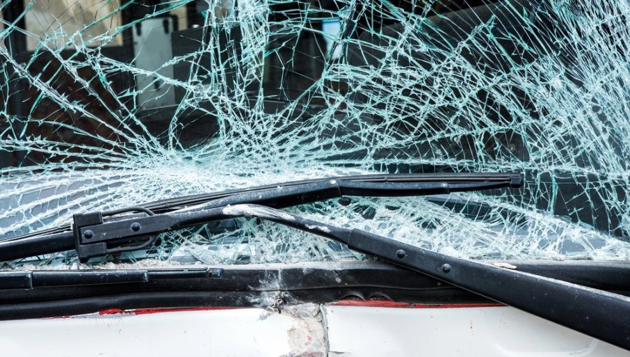 TRAGEDIJA! Autobus sa košarkašima se sudario sa kamionom, ima mrtvih