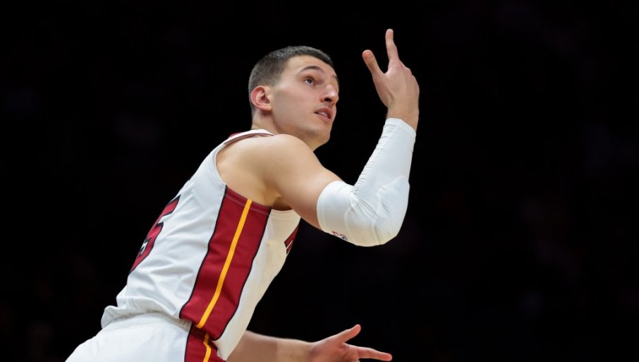 Srbin zasenio Adetokumba! Jović sjajan u pobedi Majamija