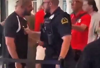 SKANDAL U HOTELU TOKOM MUNDIJALA! Policajci napali igrače i članove stručnog štaba - fudbaler se slikao SA DETETOM, a onda je nastao opšti haos! VIDEO