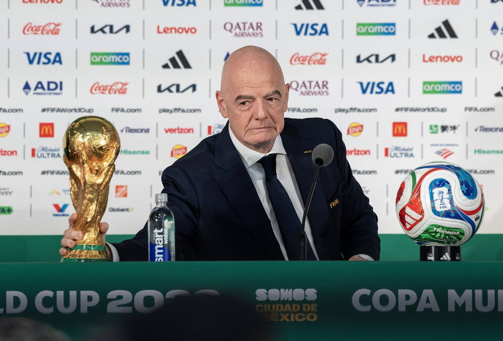 INAFNTINO SAZVAO KRIZNI SASTANAK FIFA! Švajcarac će uraditi sve da ostane predsednik! Evropa mu okrenula leđa, evo ko jedino može da ga spasi!