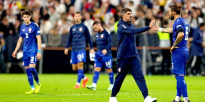 Paunović presekao za Holandiju: Menja ceo vezni red, a evo ko vodi napad "orlova" u Ajndhovenu!