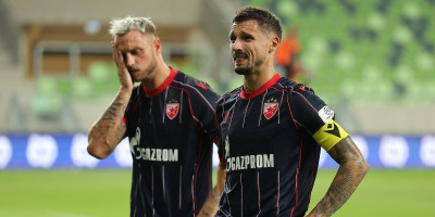 Fudbaleri Crvene zvezde posle velikog kiksa završili pred navijačima: Pogledajte scenu (VIDEO)