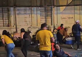 BRUTALNO UBISTVO TOKOM MUNDIJALA! Dvojica maloletnika ubila jednu osobu i ranila još šest na ulici - pucnjava i jezivi krici prekinuli gledanje utakmice!