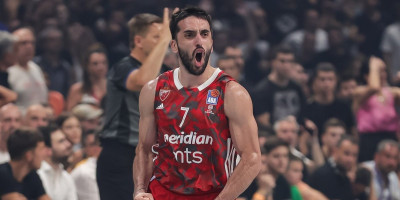 Dok ga navijači zovu u Zvezdu, Kampaco širi magiju u domovini! Rasplet se polako bliži