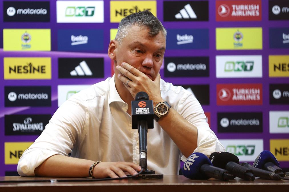 "LJUDI SEDE U KANCELARIJAMA PO 8-9 SATI..." Šaras poslao poruku posle koje će se mnogi ZAMISLITI!