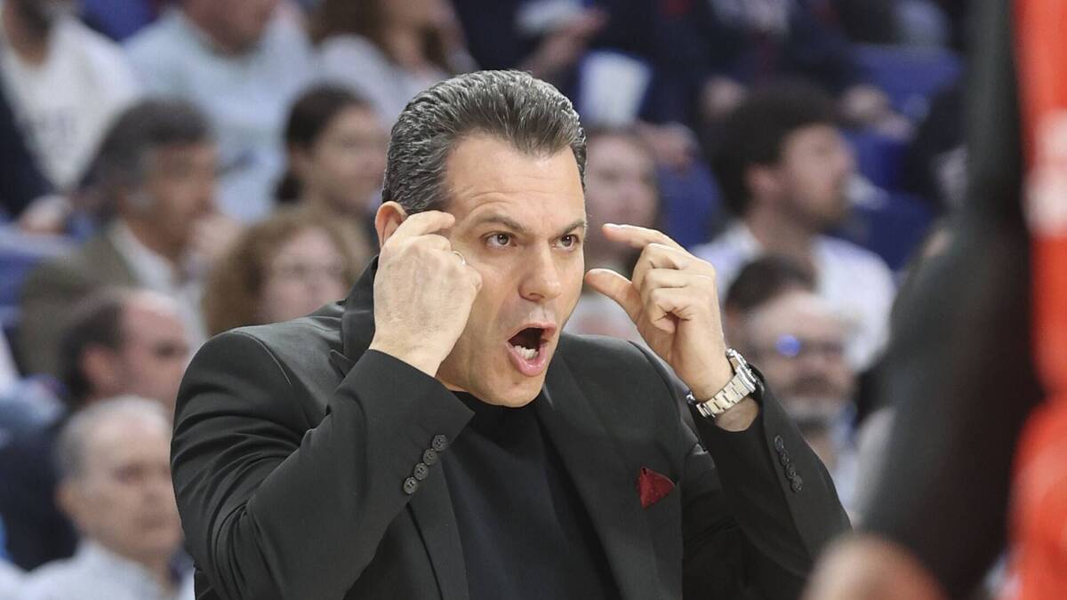 Dimitris Itudis napravio dva tima: Hapoel doveo 21 košarkaša, ne može sve ni da ih registruje za Evroliigu