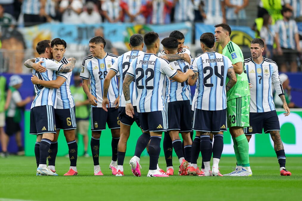 JORDAN - ARGENTINA, ALŽIR - AUSTRIJA: Mesi na klupi, Arnautović napada Alžir