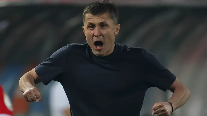 Saša Ilić: Za šta je bio start Bađa nad Vukotićem? Lukasen pet faulova, Krunić tri, a kartoni?