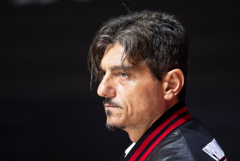 JANAKOPULOS SE GORKO KAJE ZBOG SRAMNOG POTEZA PREMA SRPSKOJ LEGENDI! Skinuo baner, pa priznao: "On je moj veliki prijatelj - napravio sam grešku!"