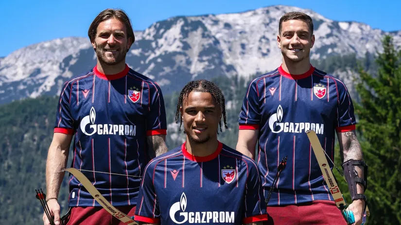 Zvezda promovisala gostujući dres: Plava boja i crvena šara