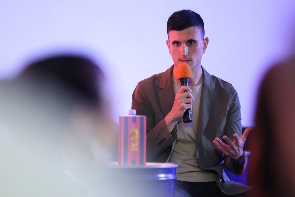 PROMOCIJA ROMANA I U PRESTONICI: "Devetka" u Beogradu pokrenula razgovore koje ne čujemo u sportu