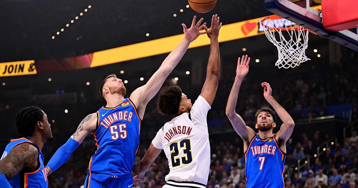 Jokić odmah na startu NBA lige dobio loše vesti, važan igrač Denvera se povredio i morao da napusti teren