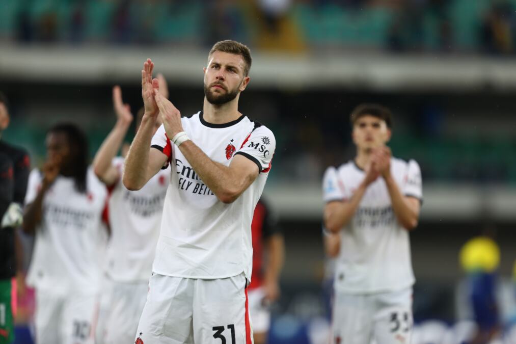 BOMBA - PAVLOVIĆ MOŽE DA NAPUSTI MILAN, ALI... Čuveni klub zacepio ogromnu sumu: Puštamo Strahinju ako ovo platite