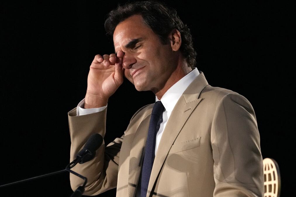 FEDERER ZAPLAKAO PRED SVIMA! Nije mogao da zadrži suze na prijemu u KUĆU SLAVNIH, a onda je pomenuo SRBINA!