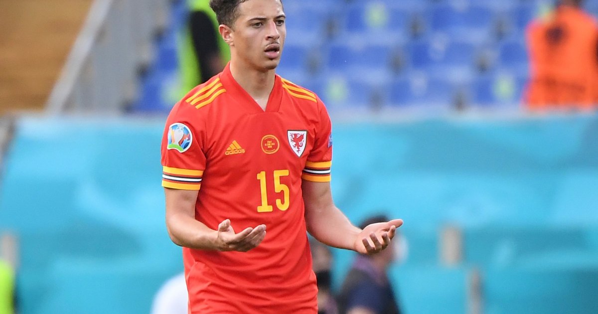 Ampadu ostaje veran svom Lidsu, bar do 2030. godine!