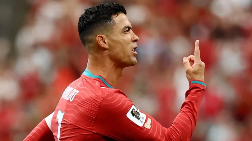 Skinite mu se sa grbače: Ipak je CR7 pojam fudbala! (VIDEO)