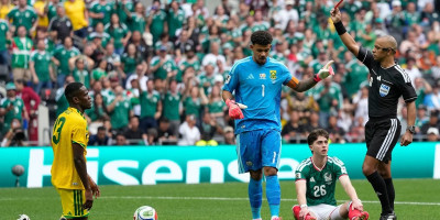 Hit! Hit! Hit! Kojim jezikom priča ovaj čovek!? Brazilac se obrukao kao niko (VIDEO)